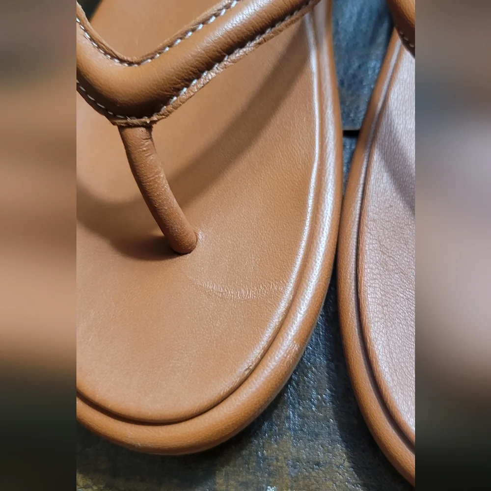 OLUKAI Tiare Fox Leather Flip Flops Size 7 - Picture 6 of 15
